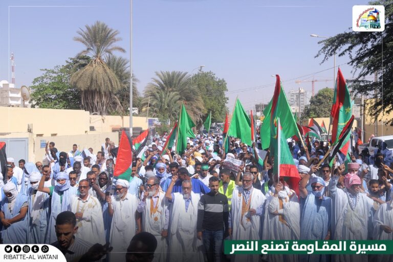 الرباط الوطني لنصرة الشعب الفلسطيني ينظم مسيرة جماهيرية احتفاء بصمود المقاومة وماتسطره على أرض الميدان من بطولة واستبسال أرهق الكيان الغاصب