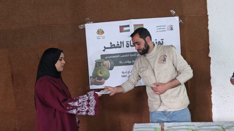 الرباط الوطني  يوزع 43.750 زكاة فطر في قطاع غزة